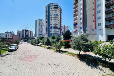 LEVANTENDEN ÜNİVERSİTE CD YOLA SIFIR CEPHELERİ AÇIK 1+1 HAVUZLU