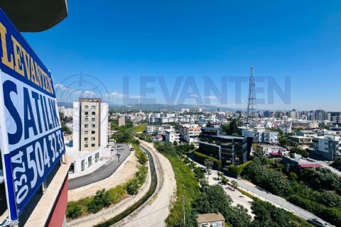 LEVANTENDEN ÜNİVERSİTE CD YOLA SIFIR CEPHELERİ AÇIK 1+1 HAVUZLU