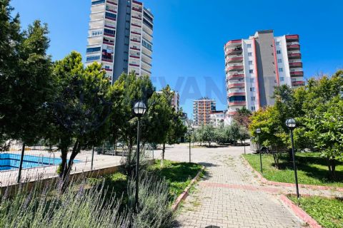LEVANTENDEN ÜNİVERSİTE CD YOLA SIFIR CEPHELERİ AÇIK 1+1 HAVUZLU
