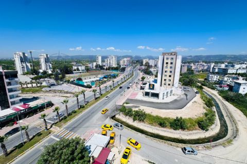 LEVANTENDEN ÜNİVERSİTE CD YOLA SIFIR CEPHELERİ AÇIK 1+1 HAVUZLU