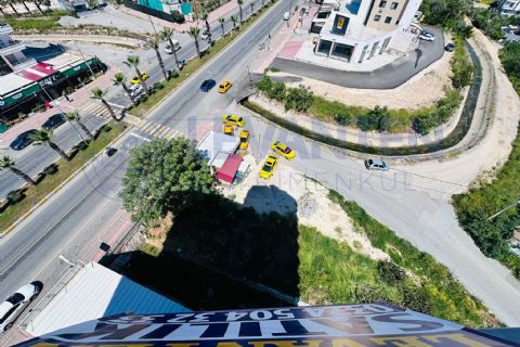 LEVANTENDEN ÜNİVERSİTE CD YOLA SIFIR CEPHELERİ AÇIK 1+1 HAVUZLU