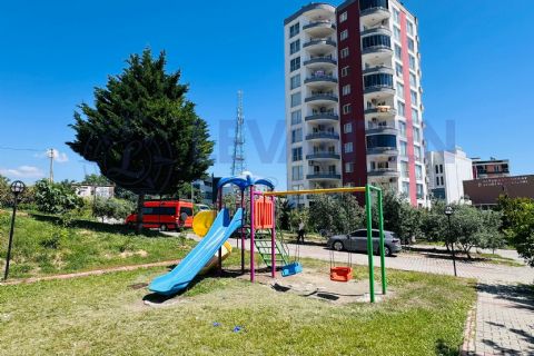 LEVANTENDEN ÜNİVERSİTE CD YOLA SIFIR CEPHELERİ AÇIK 1+1 HAVUZLU