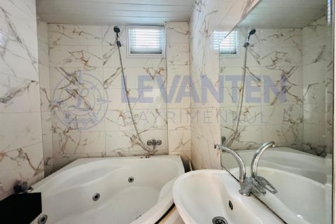 Mezitli'de Site İçi, Cepheleri Açık 3+1 Kiralık Daire