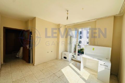 Mezitli'de Site İçi, Cepheleri Açık 3+1 Kiralık Daire