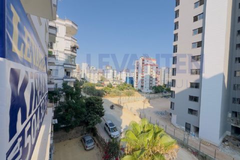Mezitli'de Site İçi, Cepheleri Açık 3+1 Kiralık Daire