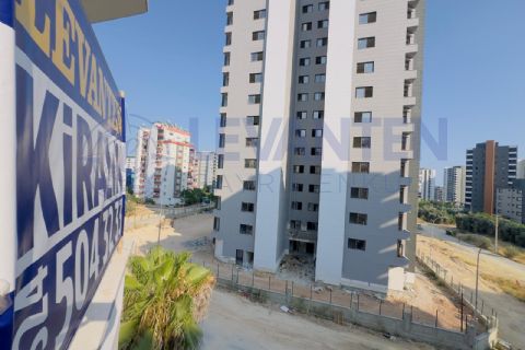 Mezitli'de Site İçi, Cepheleri Açık 3+1 Kiralık Daire