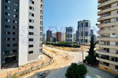 Mezitli'de Site İçi, Cepheleri Açık 3+1 Kiralık Daire