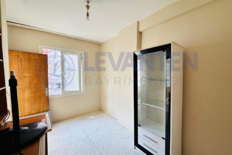 Mezitli'de Site İçi, Cepheleri Açık 3+1 Kiralık Daire